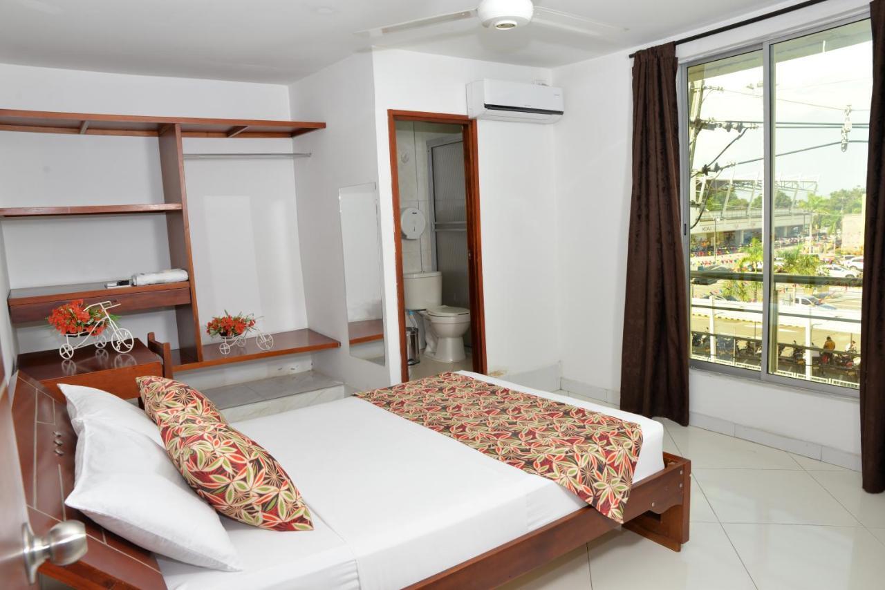Hotel Canoa Inn Caucasia Esterno foto
