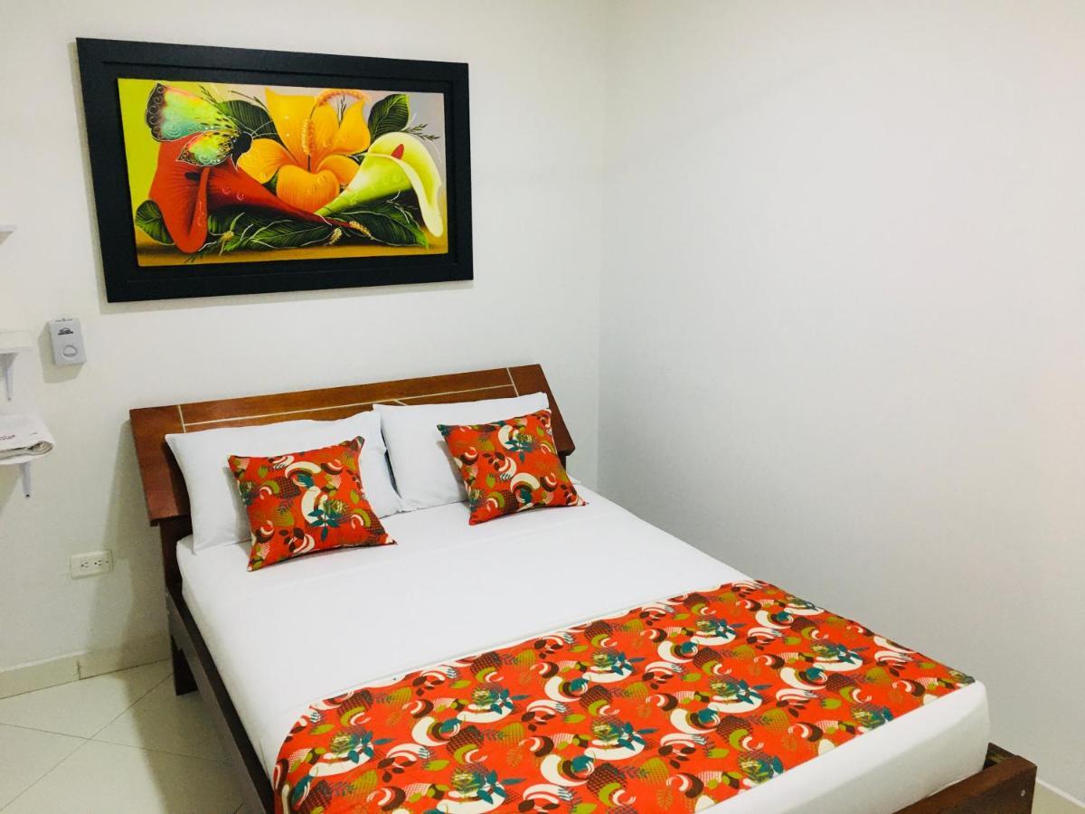Hotel Canoa Inn Caucasia Esterno foto