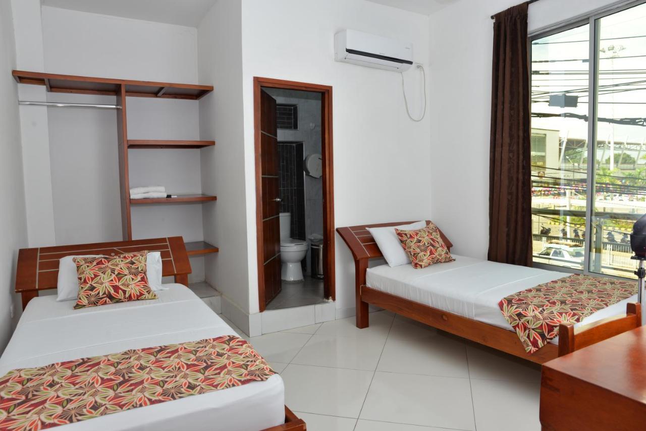 Hotel Canoa Inn Caucasia Esterno foto